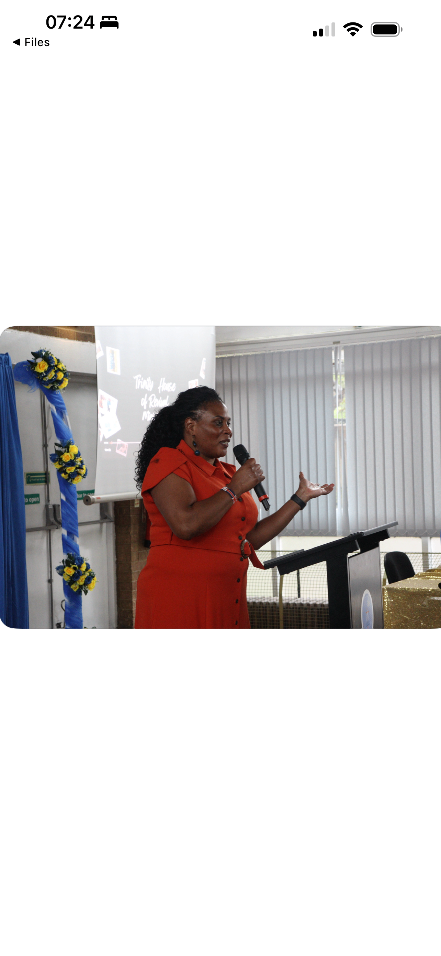 Pastor Joselyn Mahono preaching